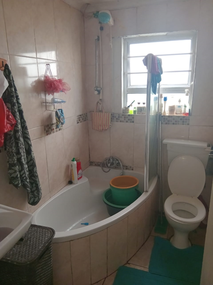 3 Bedroom Property for Sale in Strandfontein Village Western Cape